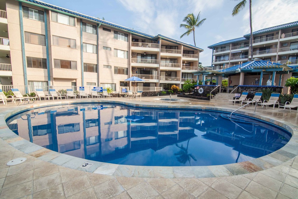 Piscina y Tina de Hidromasaje Kona Reef